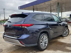 Toyota Highlander 2020 Blue
