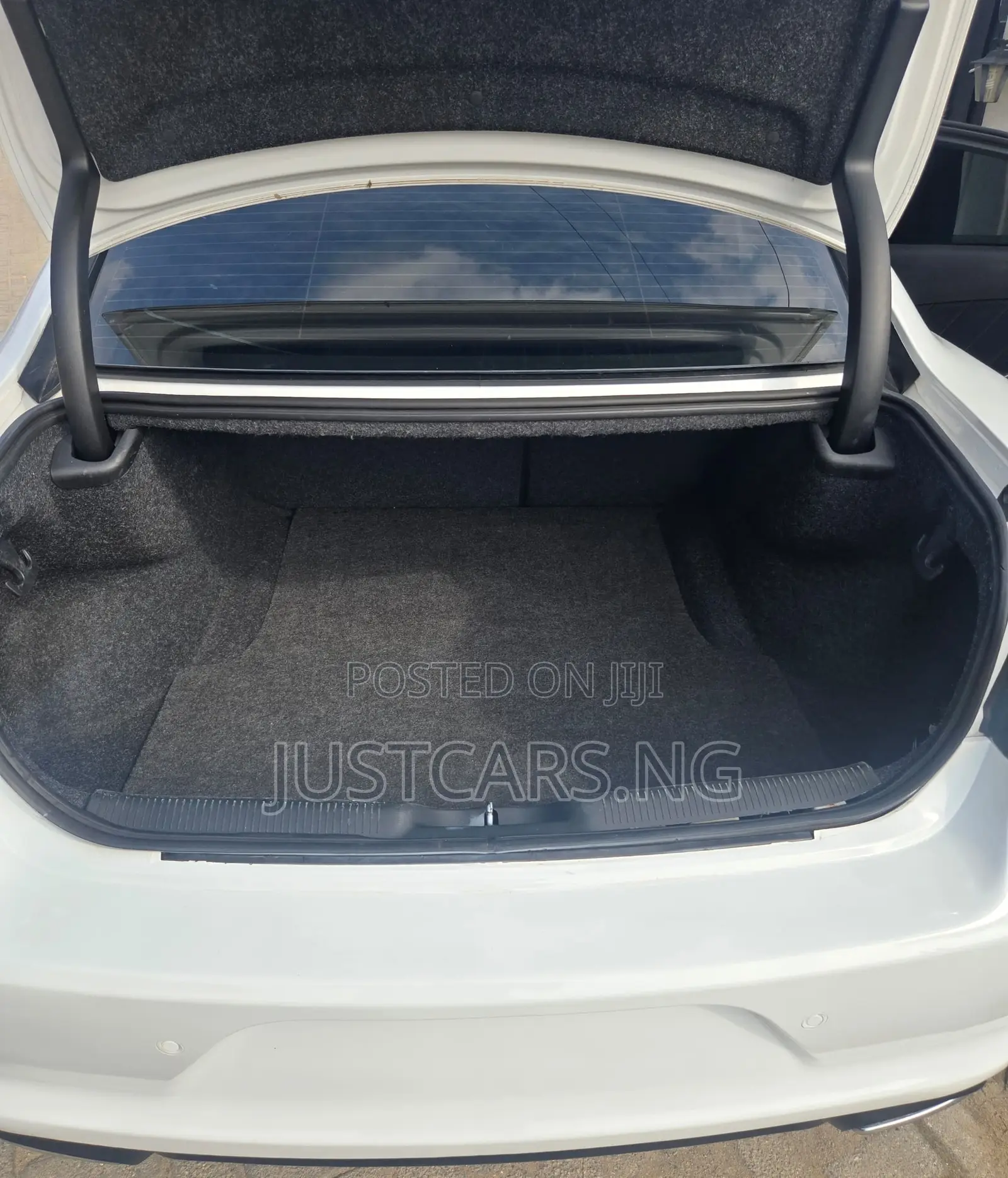 Dodge Charger 2019 White