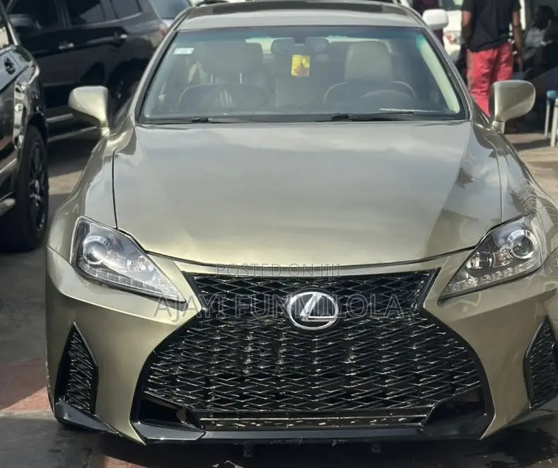 Lexus IS 2008 Gold