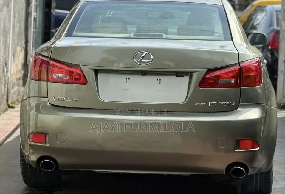 Lexus IS 2008 Gold
