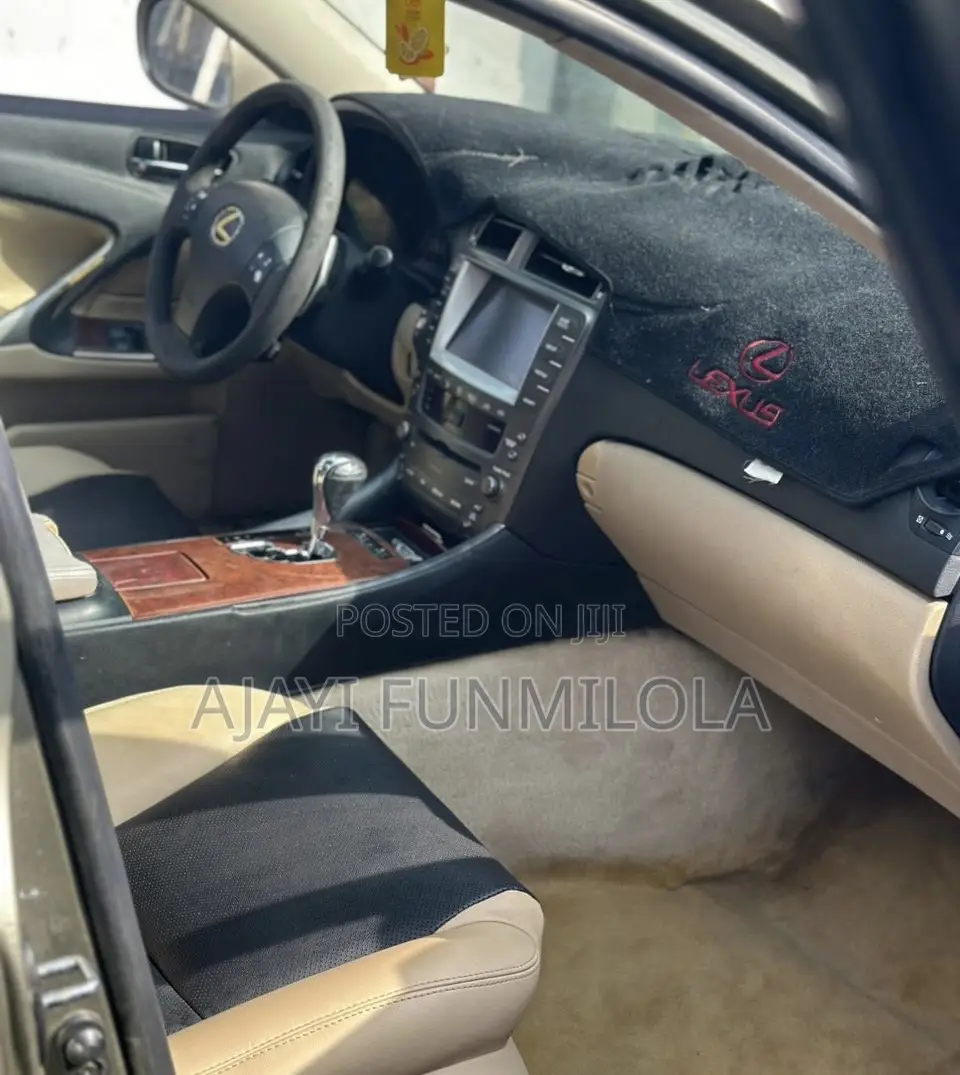 Lexus IS 2008 Gold