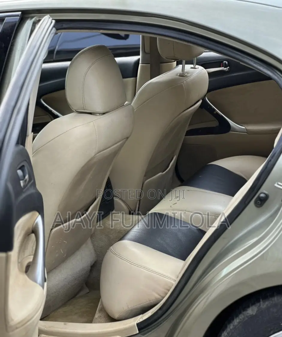 Lexus IS 2008 Gold