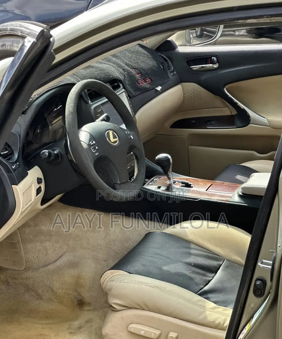 Lexus IS 2008 Gold