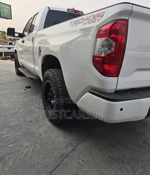 Toyota Tundra 2020 White