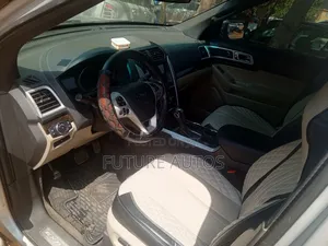 Ford Explorer 2012 Silver