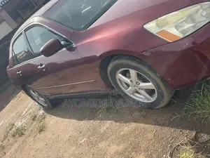 Honda Accord 2006 Maroon