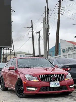 Mercedes-Benz C300 2012 Red