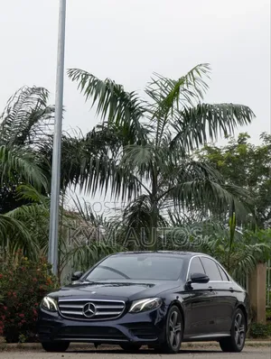 Mercedes-Benz E300 2017 Blue