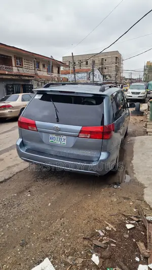 Toyota Sienna 2005 Gray