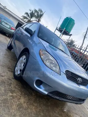 Toyota Matrix Hatchback AWD (1.8L 4cyl 4A) 2005 Blue