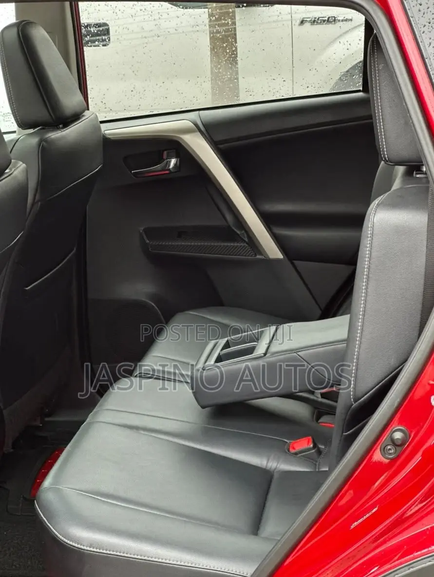 Toyota RAV4 2014 Red