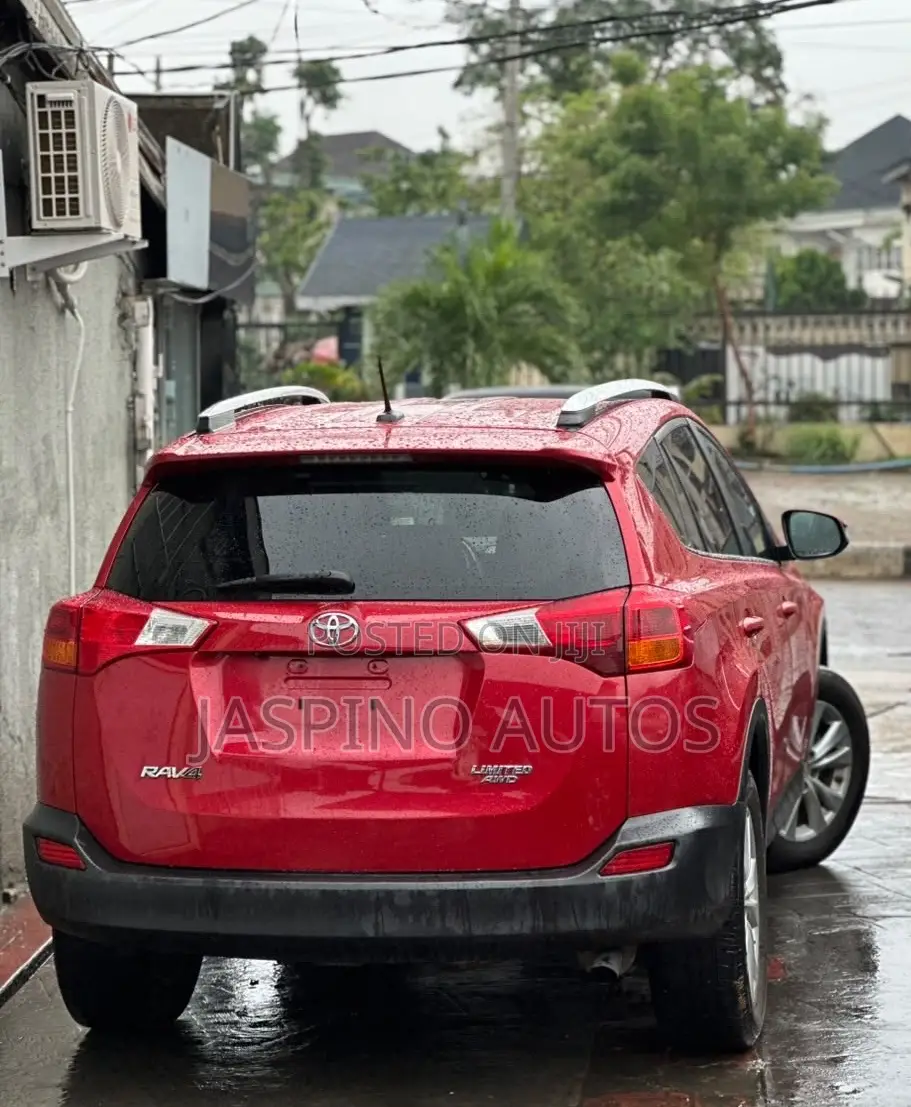 Toyota RAV4 2014 Red
