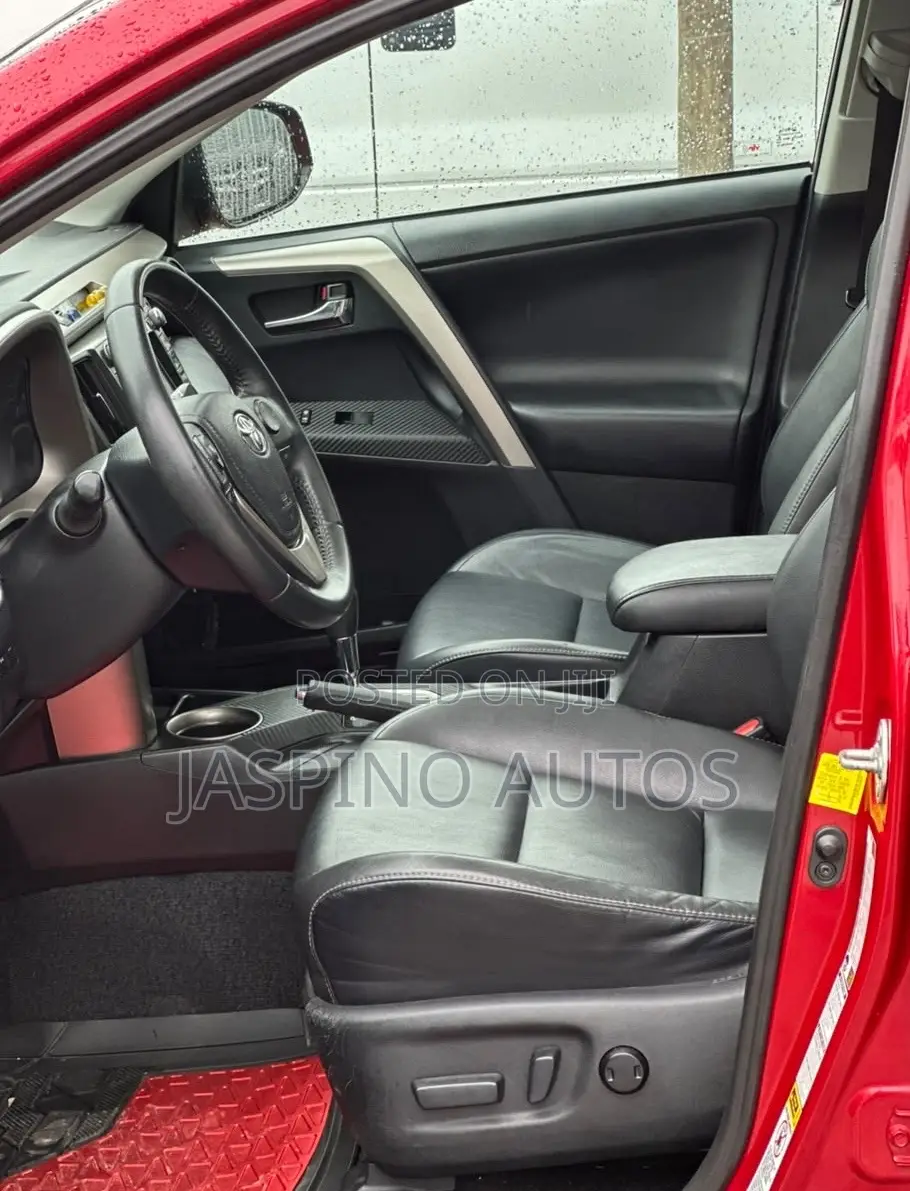 Toyota RAV4 2014 Red