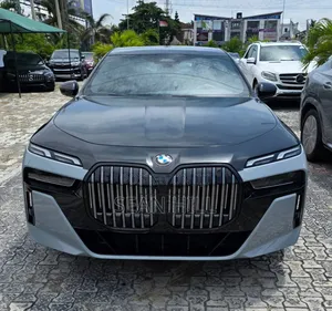 BMW 7 Series 760i xDrive AWD 2023 Gray