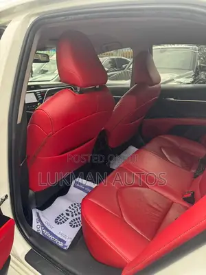 Toyota Camry XSE FWD (2.5L 4cyl 8AM) 2018 White