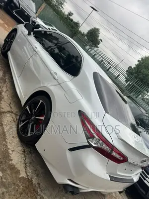 Toyota Camry XSE FWD (2.5L 4cyl 8AM) 2018 White