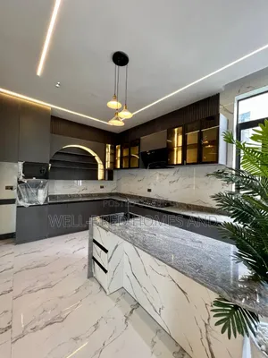 5bdrm House in Lekki Phase 2 for sale