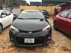 Toyota Corolla 2016 Black