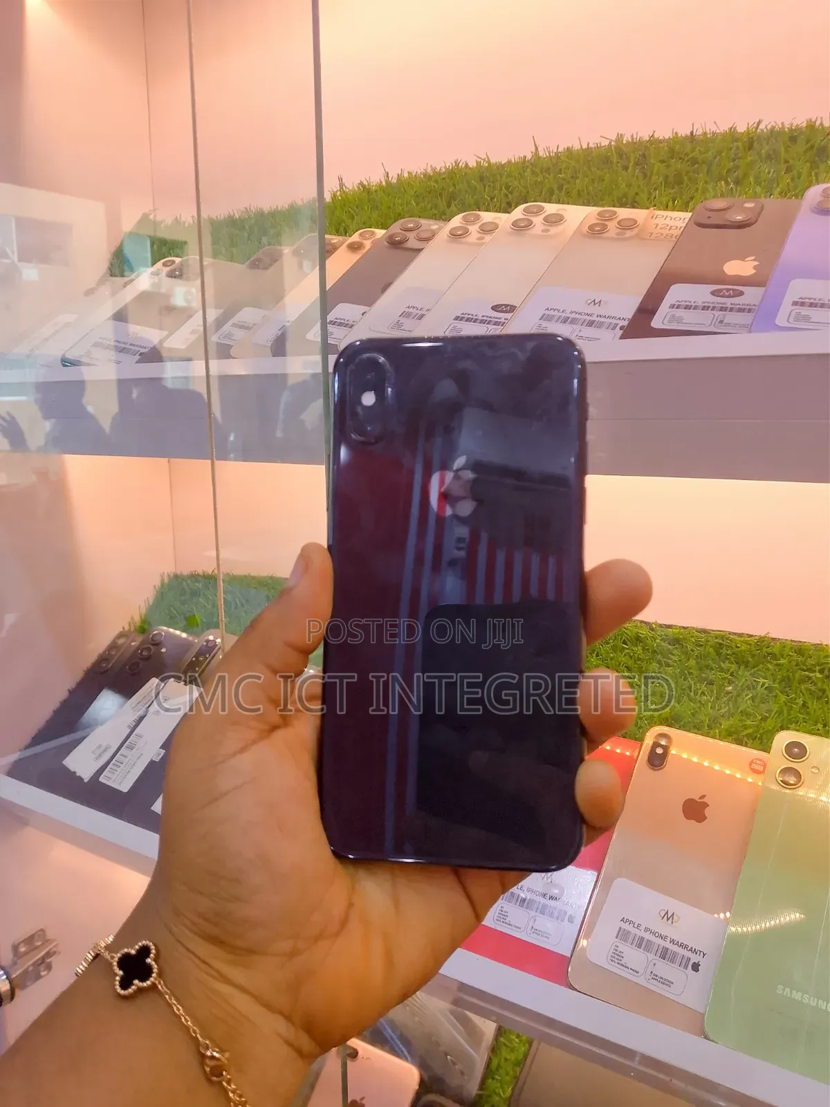 Apple iPhone XS 64 GB Black