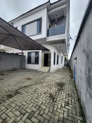 3bedroom Duplex With a Big Room Bq Osapa Axis Agungi
