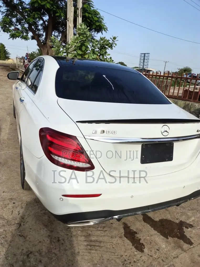 Mercedes-Benz E300 2017 White