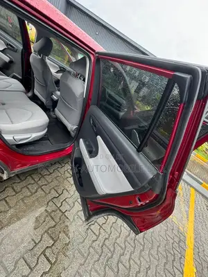 Toyota Highlander LE FWD 2020 Red