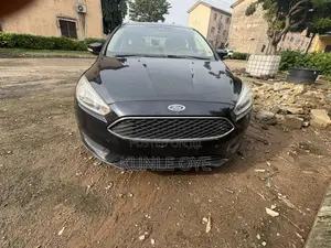 Ford Focus SE Hatchback FWD (1.0L 3cyl 5M) 2016 Black