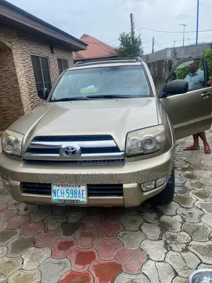 Toyota 4-Runner SR5 4x4 2004 Gold