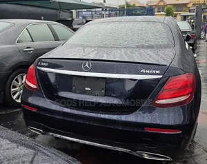 Mercedes-Benz E300 2017 Blue