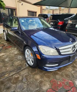Mercedes-Benz C300 2011 Blue