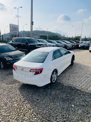 Toyota Camry SE 4dr Sedan (2.5L 4cyl 6A) 2013 White
