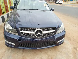 Mercedes-Benz C300 2014 Blue