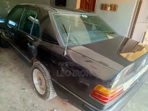 Mercedes-Benz 230E 1995 Black