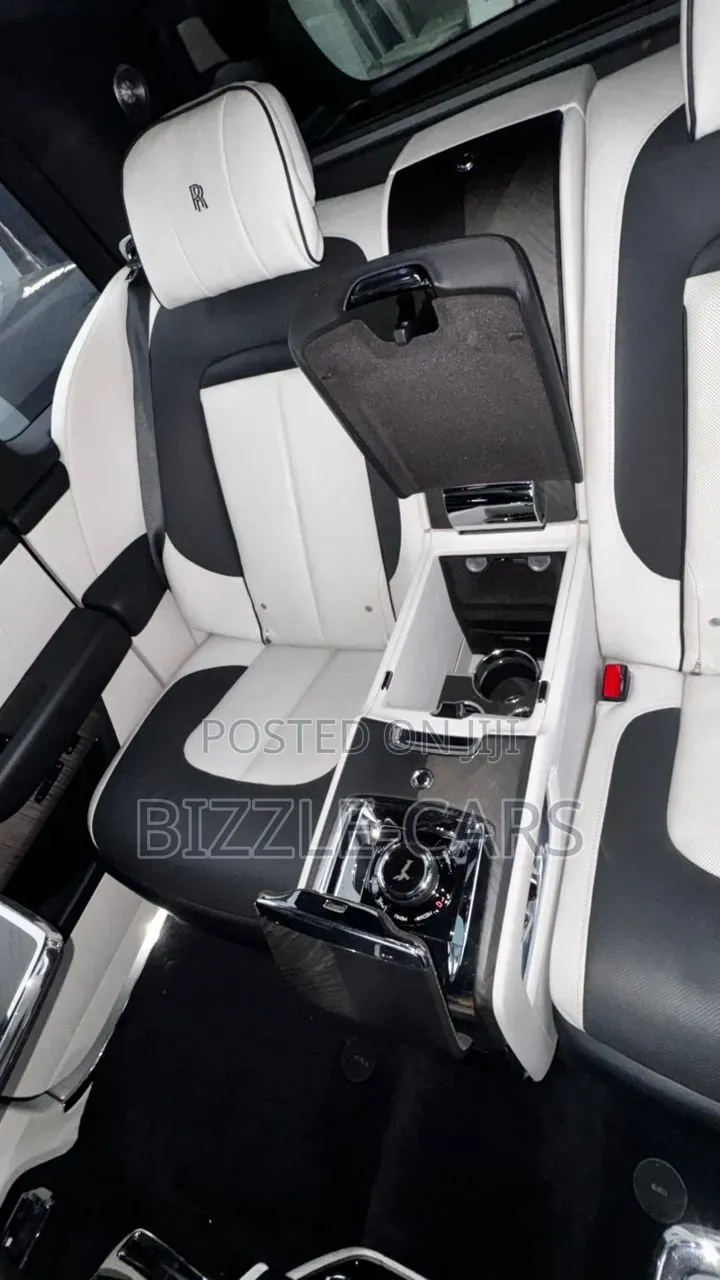 Rolls-Royce Cullinan Base 2019 Black