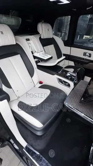 Rolls-Royce Cullinan Base 2019 Black