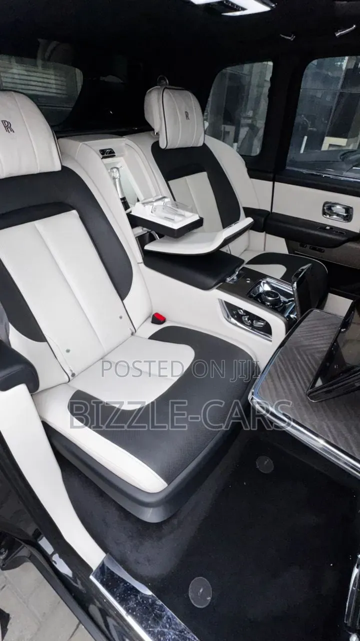 Rolls-Royce Cullinan Base 2019 Black
