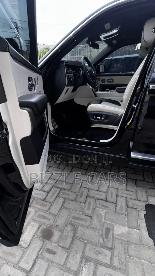Rolls-Royce Cullinan Base 2019 Black