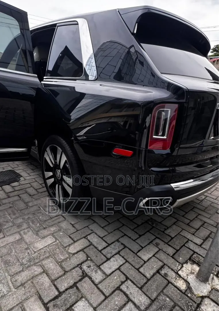 Rolls-Royce Cullinan Base 2019 Black