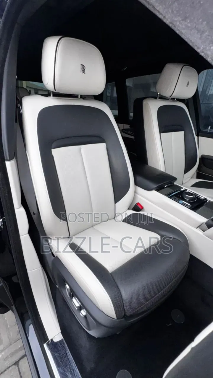 Rolls-Royce Cullinan Base 2019 Black