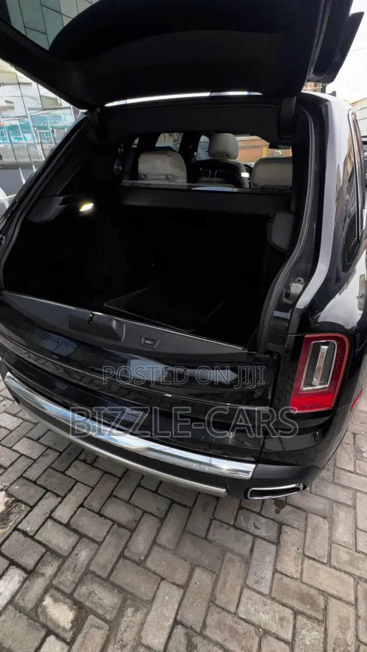 Rolls-Royce Cullinan Base 2019 Black
