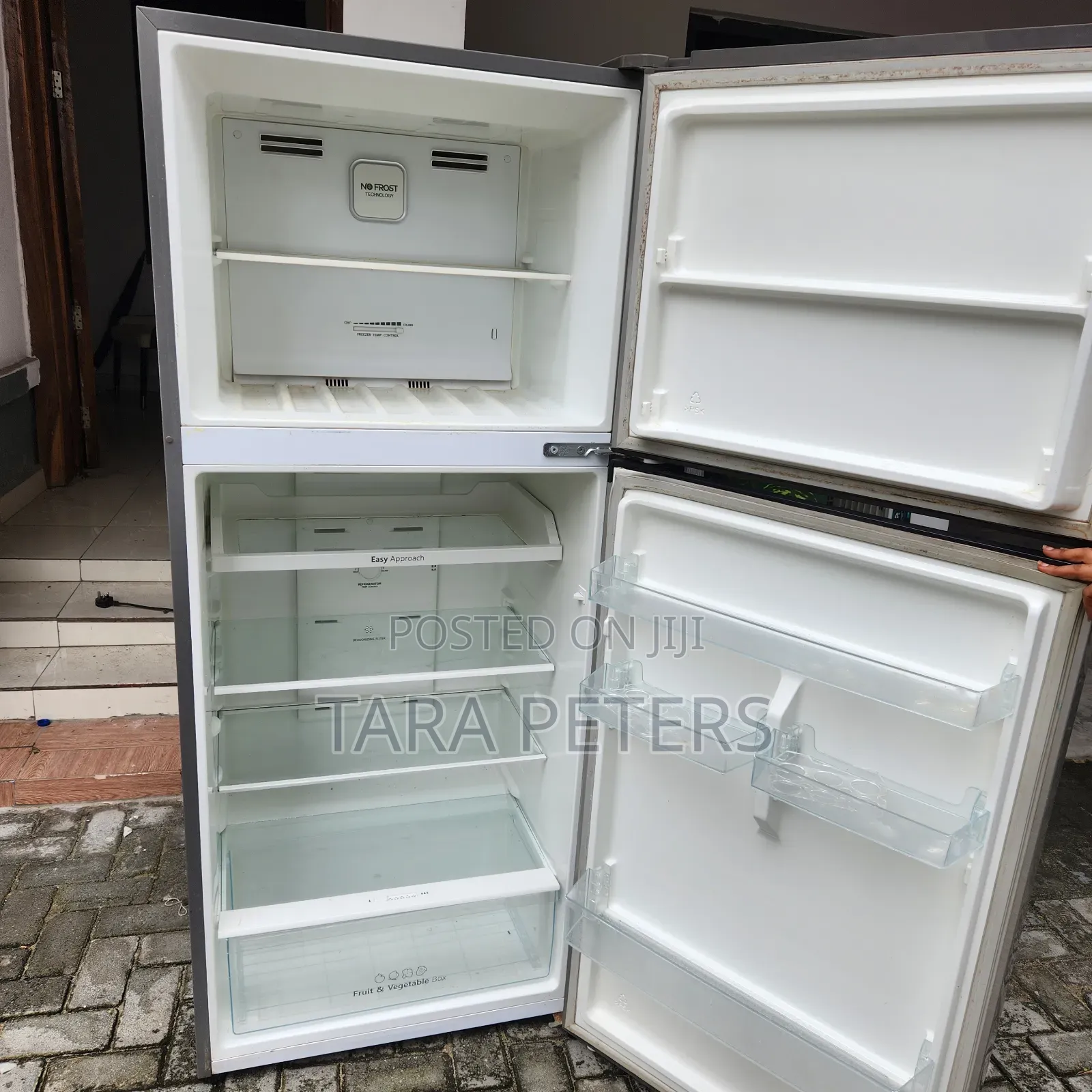 Hisense 2 Doors Fridge 375 Litters