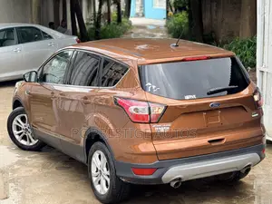 Ford Escape SE FWD 2017 Brown
