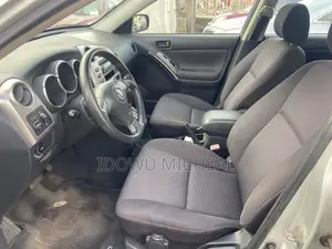 Pontiac Vibe Automatic 2004 Silver