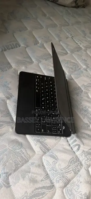 iPad Keyboard 11 Generation