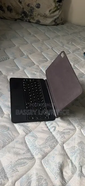 iPad Keyboard 11 Generation