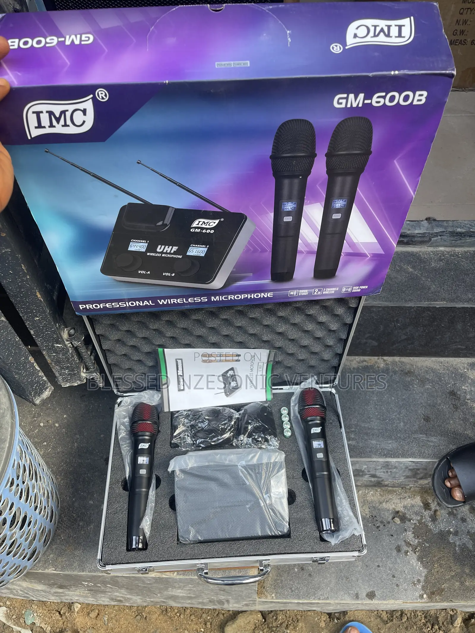 Professional Wireless Microphone