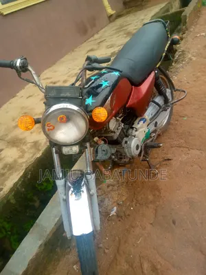 Bajaj Boxer 100 2024 Red