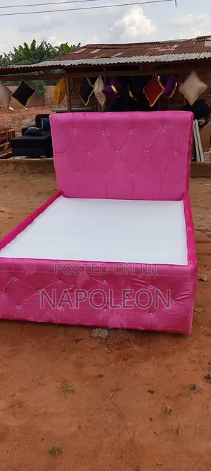 Pick Bed Stand