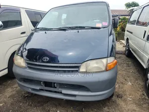 Toyota HiAce 2001 Blue