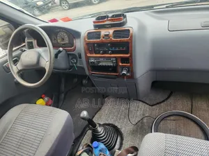 Toyota HiAce 2001 Blue